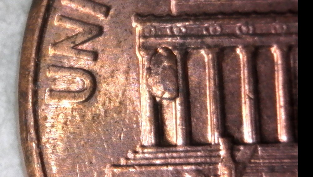 2008-P-Lincoln-Memorial-Cent-With-Huge-Die-Chip!-Aka-Hornet's-Nest